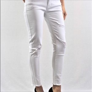 NWT! Just USA White Distressed Skinny Jeans